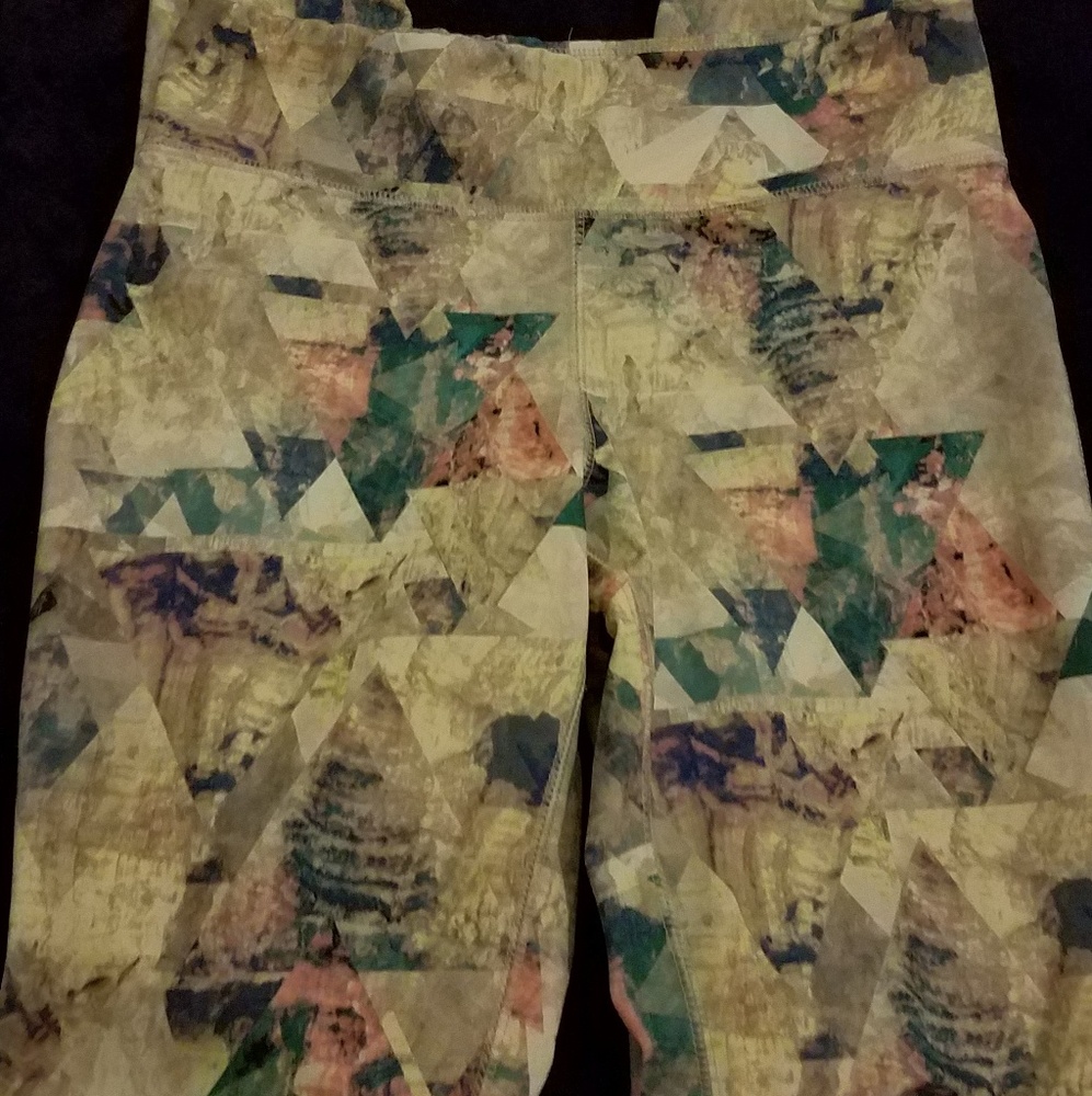 Colorful patterned fitness leggings